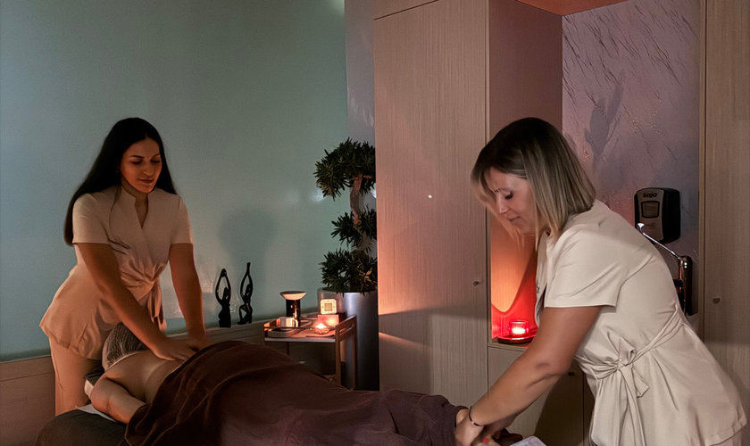 Massagem de relaxamento numa cabina de SPA da Clínica Aromas do Deserto